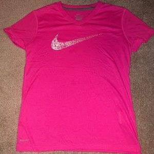 NIKE Girl’s dri-fit shirt ☆